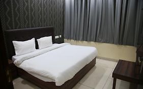 Hotel Lavish Zirakpur